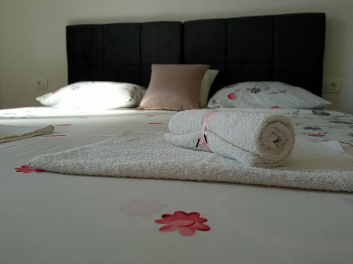 Sun Studio Apartment Komolac Eksteriør billede